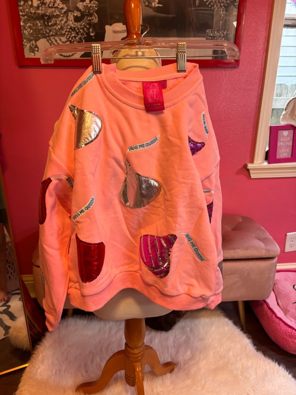 QUEEN OF SPARKLES Pink Heart Appliqué Kids Sweatshirt